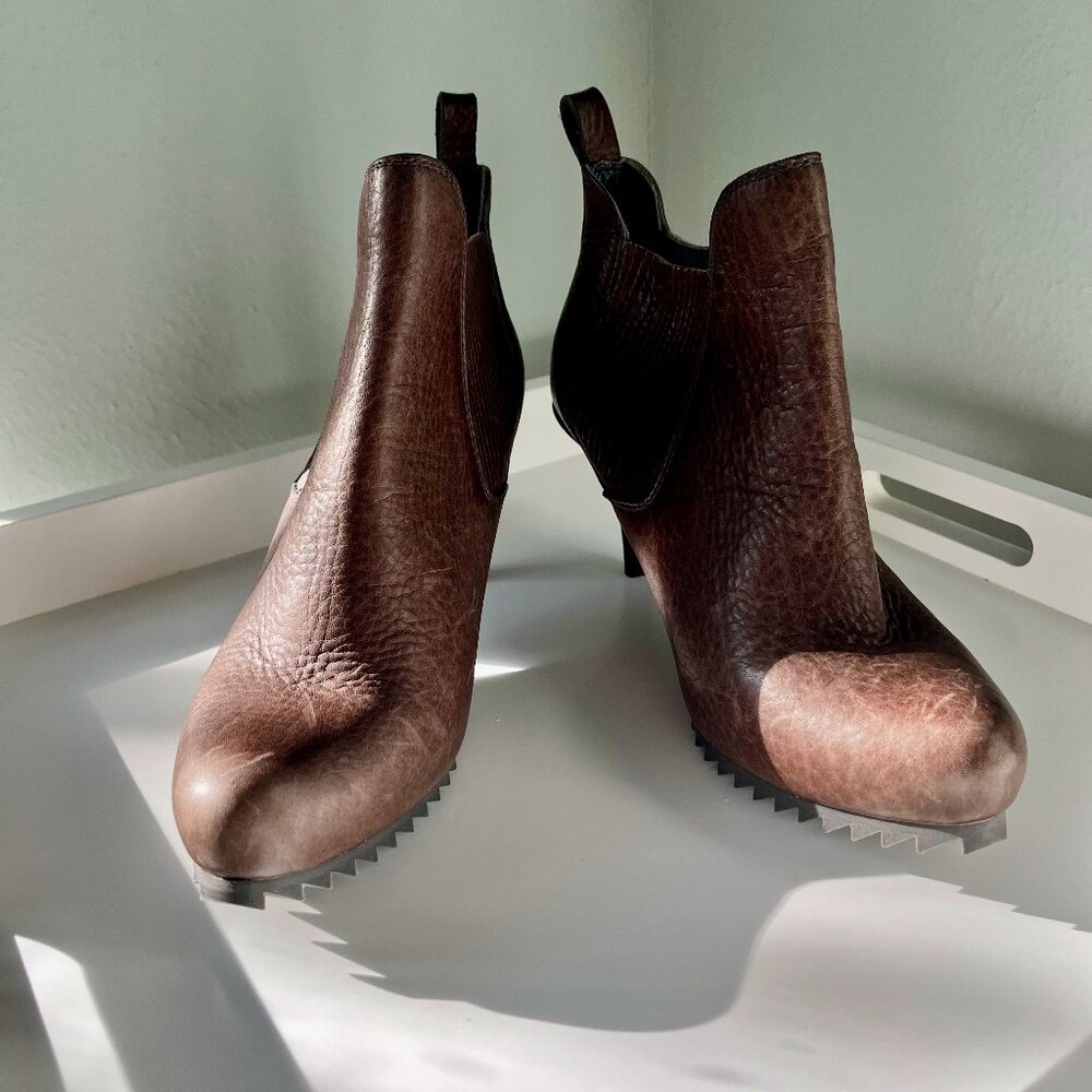PEDRO GARCIA 'YOAD' LEATHER CHELSIA HEEL PLATFORM BOOTIE BROWN PEPPLE | 8.5 👡